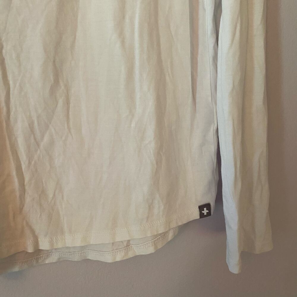 FIGS White Long Sleeve Super Soft Underscrub Shirt Top Undershirt Women's Large - Picture 4 of 7